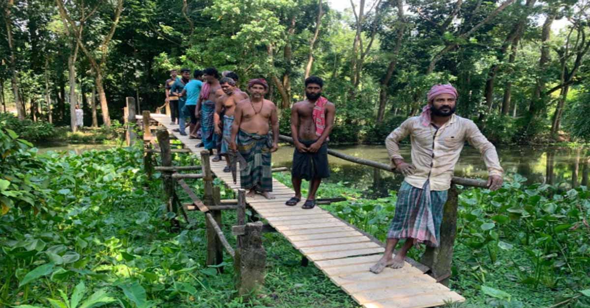 ১০ গ্রামের ভরসা একটি ঝুঁকিপূর্ণ  বাঁশের সাঁকো