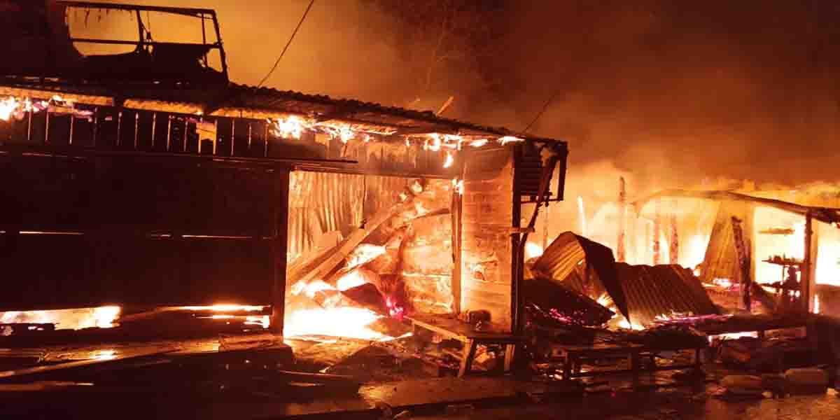 বলি বাজারে ভয়াবহ অগ্নিকাণ্ডের ১১টি দোকান পুড়ে ছাই