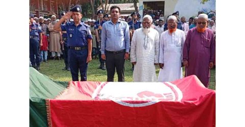 উলিপুরে বীর মুক্তিযোদ্ধা নজীর হোসেনের রাষ্ট্রীয় মর্যাদায় দাফন