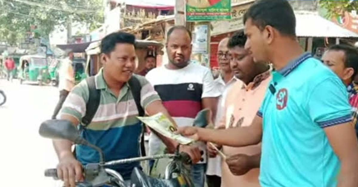 জাতীয় নিরাপদ সড়ক দিবস উপলক্ষে বগুড়া কাহালু উপজেলা প্রেসক্লাবের উদ্যোগে দিন ব্যাপী আলোচনা ও লিফলেট বিতরণ করা হয়েছে