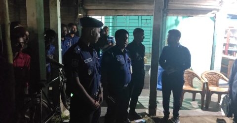 কেন্দুয়ায় জুয়া আইনে জব্দকৃত ষাঁড় প্রকাশ্য নিলামে বিক্রি