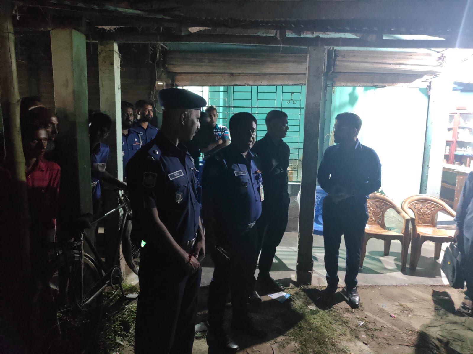 কেন্দুয়ায় জুয়া আইনে জব্দকৃত ষাঁড় প্রকাশ্য নিলামে বিক্রি