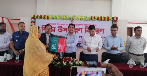 বোয়ালমারীতে উৎসবমুখর পরিবেশে ইংরেজি বিতর্ক প্রতিযোগিতার ফাইনাল অনুষ্ঠিত