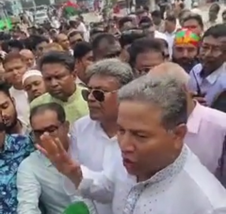 ভাঙ্গায় বিএনপি প্রার্থী শহিদুল ইসলাম বাবুলকে ঘিরে আনন্দ র‍্যালি ও পথসভা