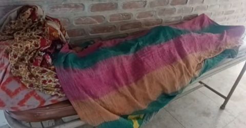 খুলনার রুপসায় গলায় ওড়না পেঁচিয়ে যুবতীর আত্মহত্যা।