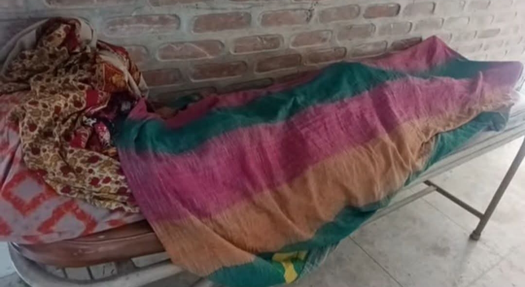 খুলনার রুপসায় গলায় ওড়না পেঁচিয়ে যুবতীর আত্মহত্যা।