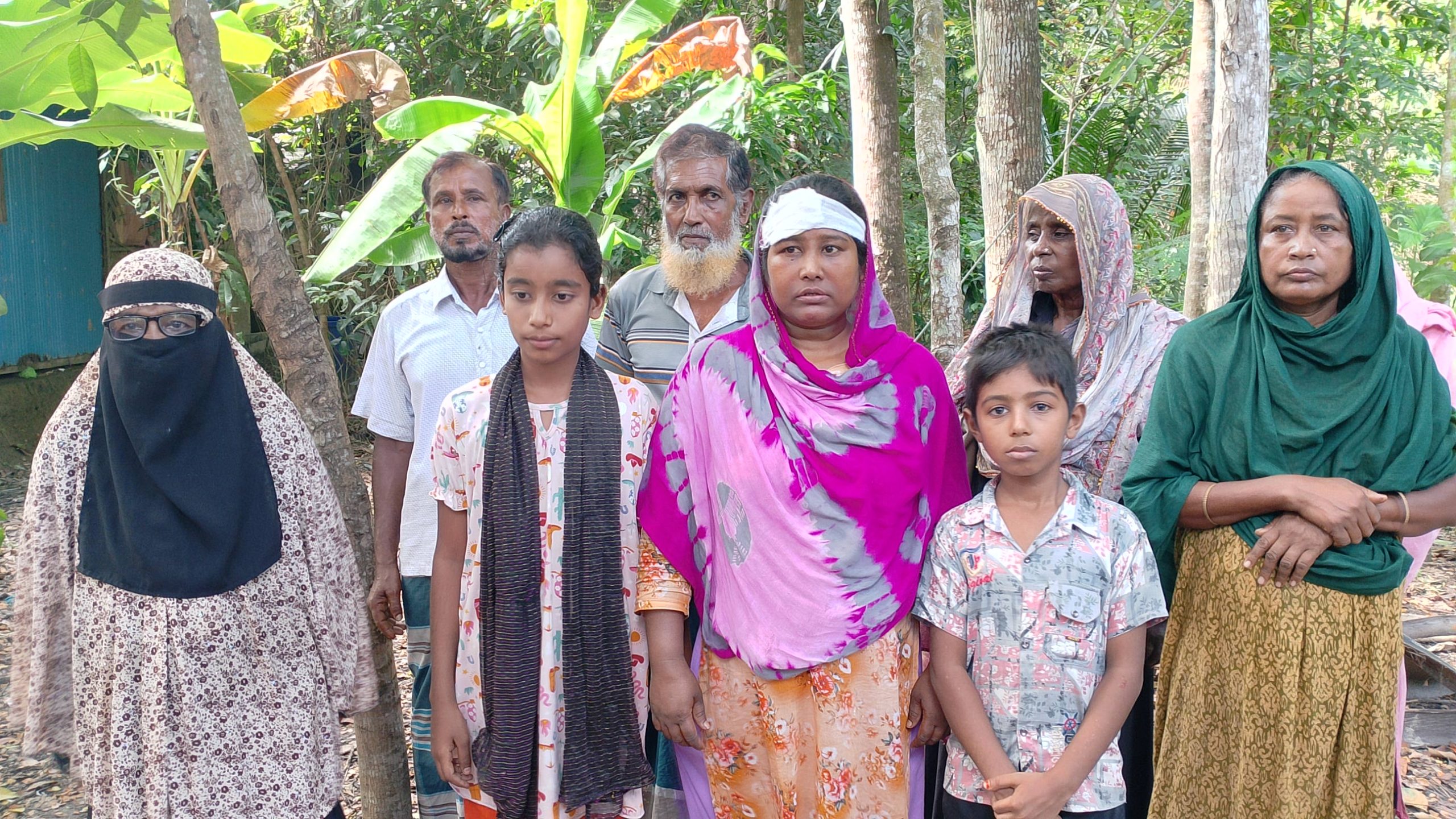 রামপালে জমির শক্রতা জেরে কর্মরত সেনাসদস্য আরিফ দ্বারা এক নারী জখম