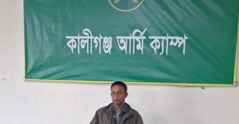 শ্যামনগরের সেনা অভিযানে অস্ত্রগুলি সহ আটক ১