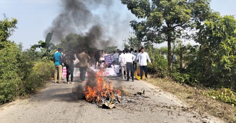 নাসিরনগরে আইএলএসটির শিক্ষার্থীদের বিক্ষোভ, সড়ক অবরোধ