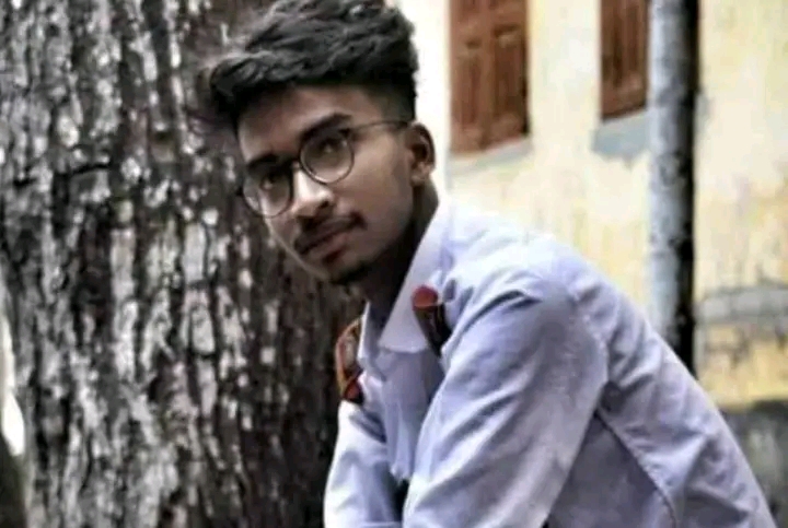 বগুড়ায় সড়ক দুর্ঘটনায় কলেজছাত্র নি*হ*ত, আহত ৫জন।