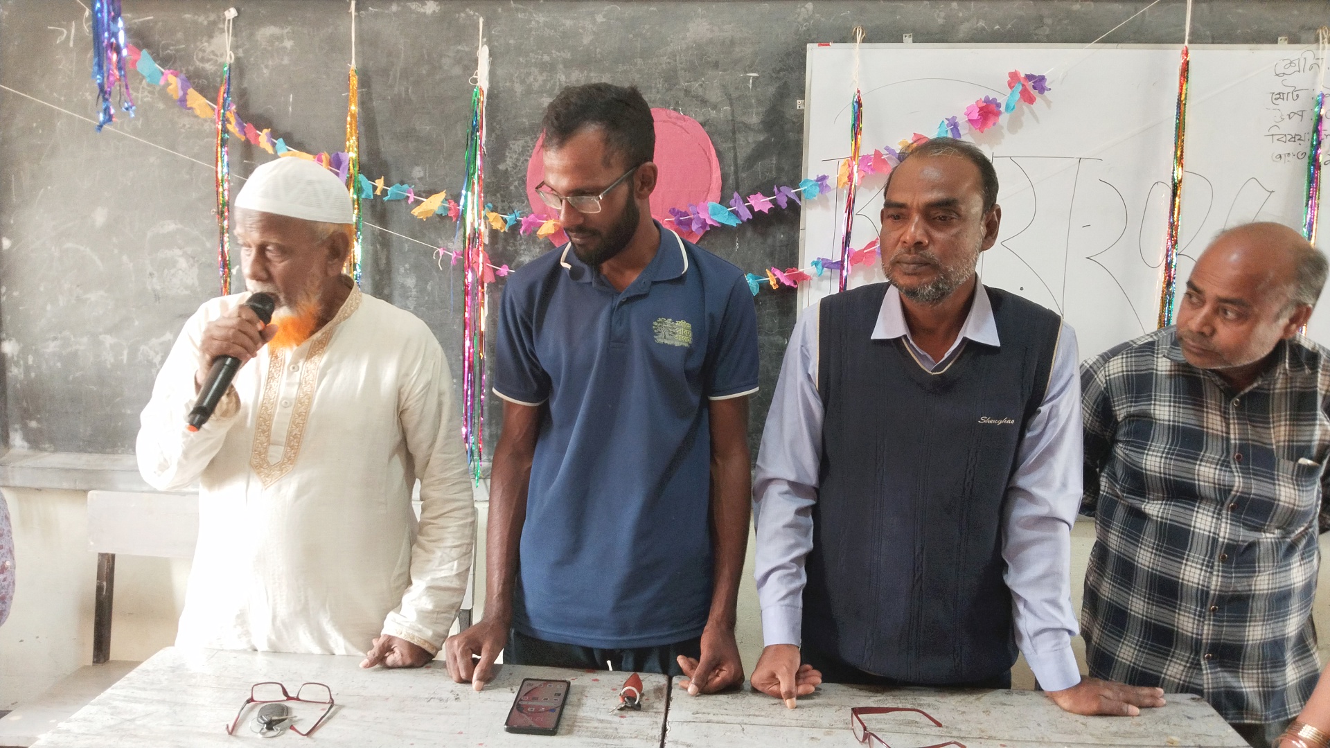 জগৎনগর সরকারি প্রাথমিক বিদ্যালয়ের  ২০২৫ সালের শিক্ষার্থীদের বিদায় ও দোয়া অনুষ্ঠিত হয়েছে।