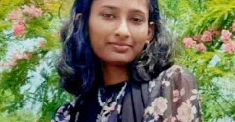 ধর্মীয় অণুভূতিতে আঘাত,বিতর্কিত তরুণী আটক-