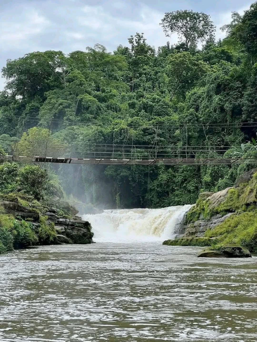 থানচিতে গাইড বিহীন নাফাখুম ঝর্নায় গোসলে নেমে পর্যটক নিখোঁজ