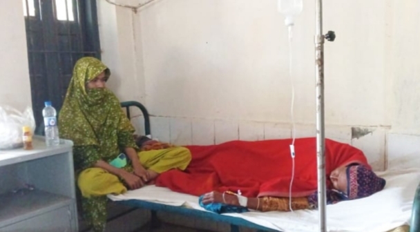 উলিপুরে সুদের টাকা পরিশোধের চাপ সইতে না পেরে গৃহবধূর আত্মহত্যার চেষ্টা