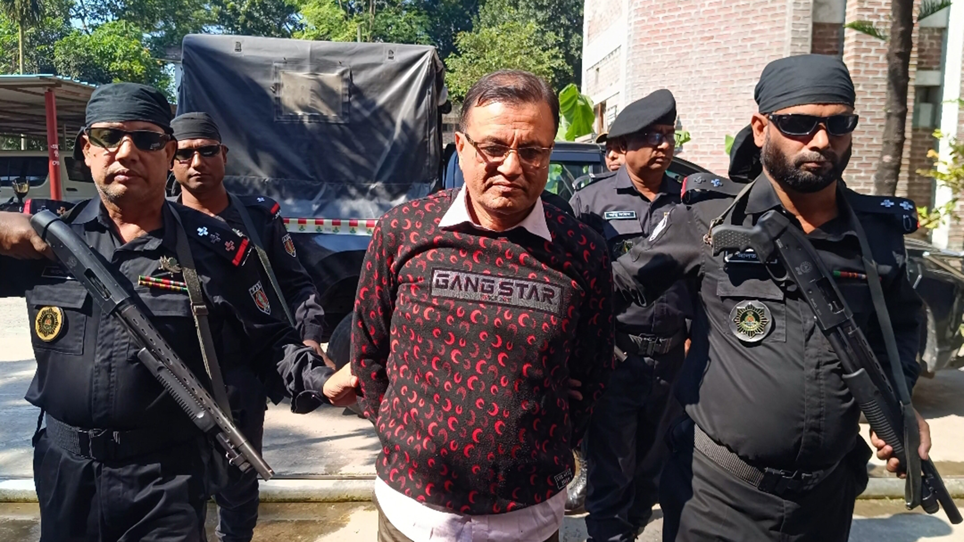 জমি বিরোধের জেরে প্রবাসী হত্যা প্রধান আসামি বিএনপি নেতা বরি গ্রেফতার