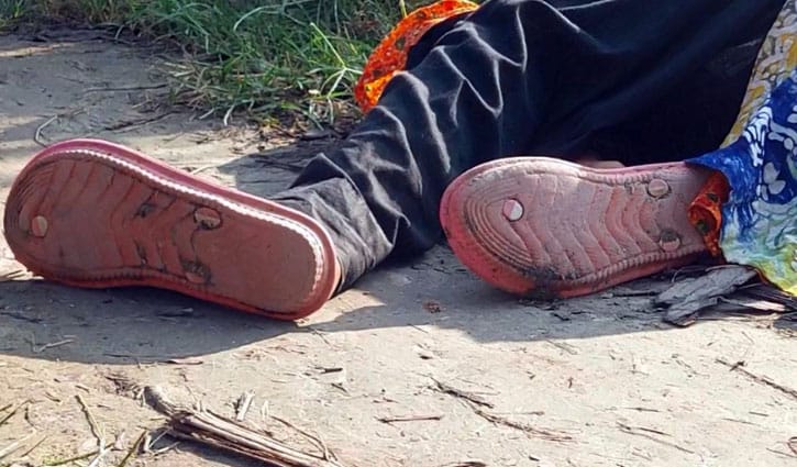 মাঠ থেকে অজ্ঞাত নারীর লাশ উদ্ধার