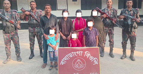 ঝিনাইদহ সীমান্ত দিয়ে ভারতে প্রবেশের সময় ১৮ বাংলাদেশী আটক