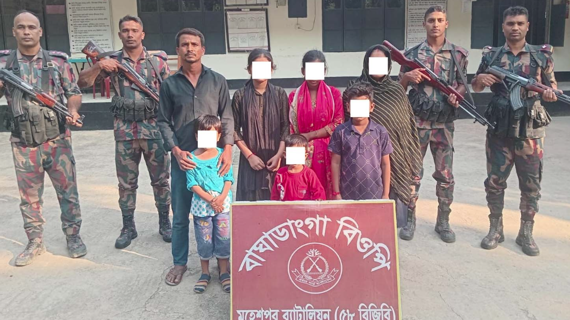 ঝিনাইদহ সীমান্ত দিয়ে ভারতে প্রবেশের সময় ১৮ বাংলাদেশী আটক