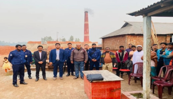 উলিপুর উপজেলায় অবস্থিত দুটি ইটভাটার বিরুদ্ধে ৩ লাখ ২০ হাজার টাকা জরিমানা