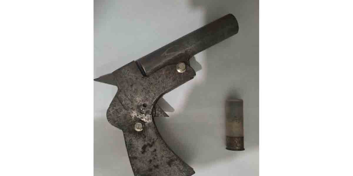 চুনারুঘাটে দেশীয় তৈরি পিস্তল উদ্ধার