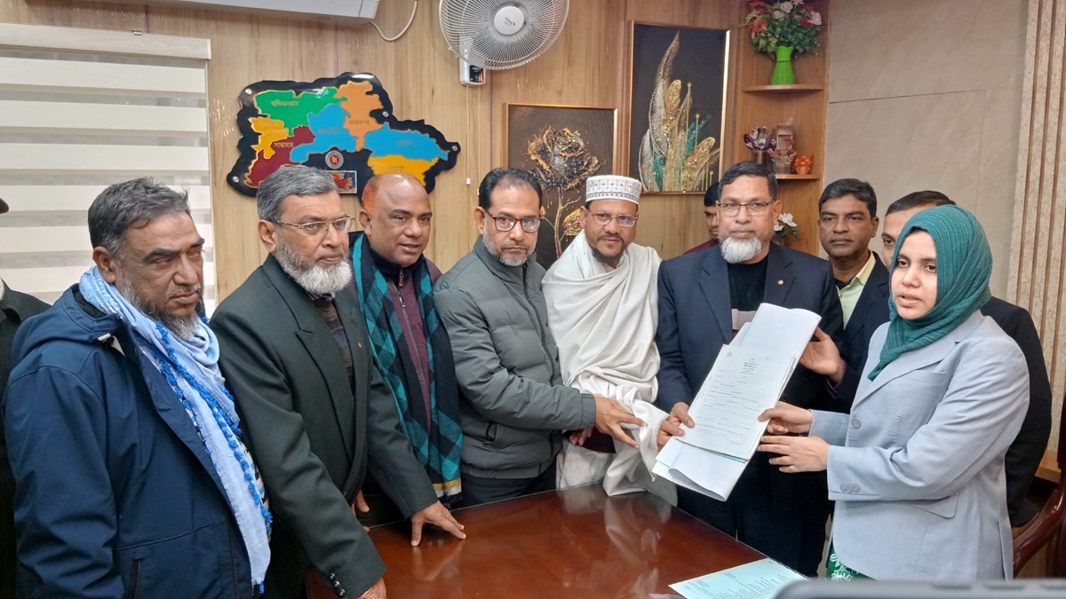 বগুড়া-৩ আসনে বিএনপি প্রার্থীর মনোনয়নপত্র সংগ্রহ